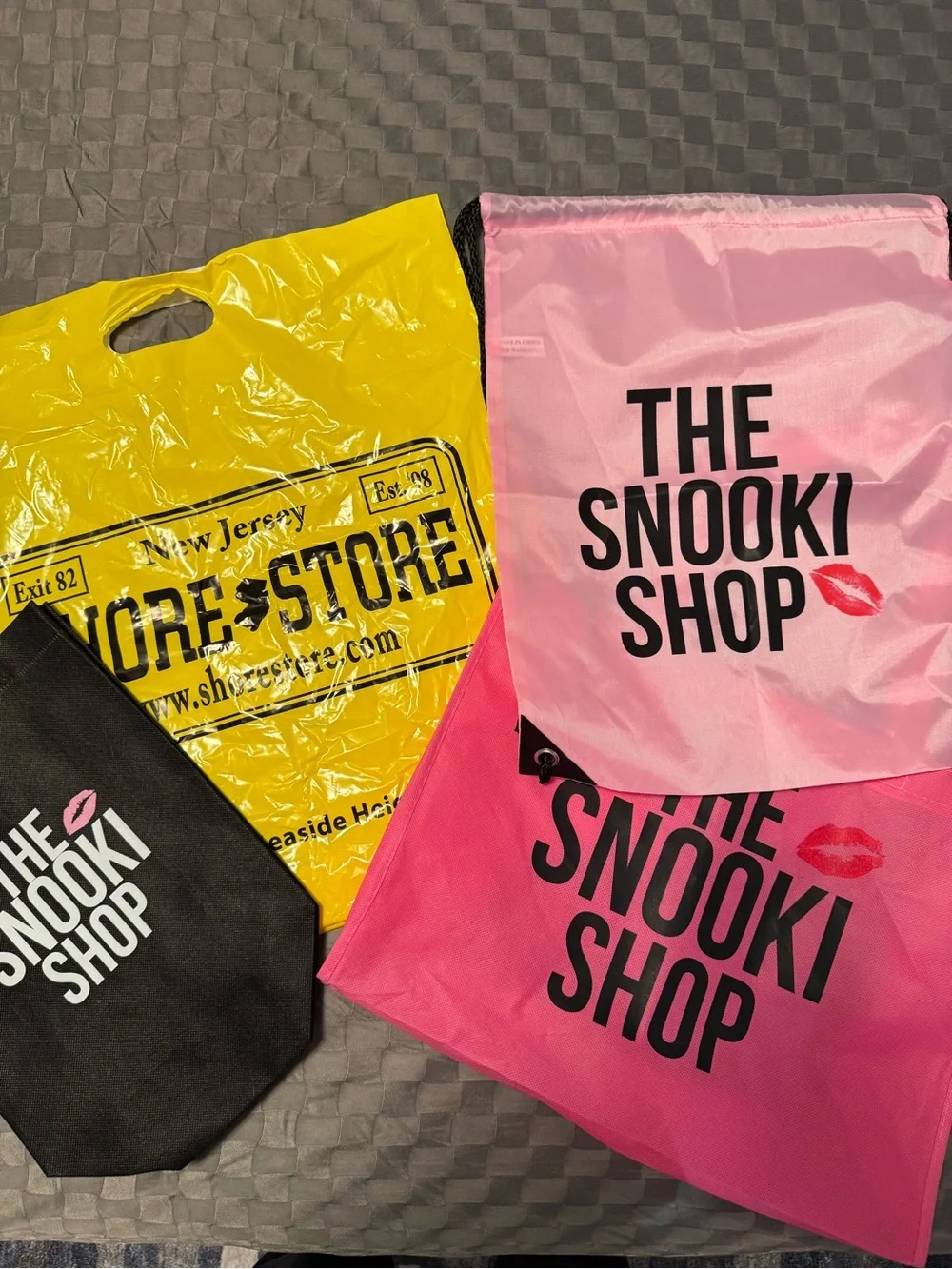 The Snooki Shop & Shore Store Souvenir Bags - Picture 2 of 7